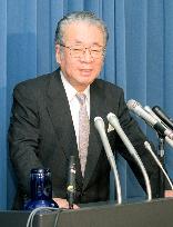 Sakaiya to stay on as EPA chief
